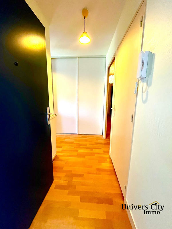 Appartement - 100 m² - 5 pièces