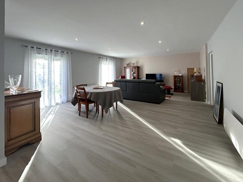 Maison - 91 m² - 5 pièces