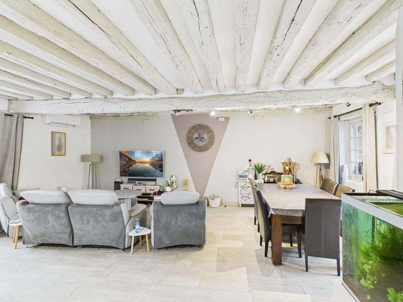 Maison - 600 m² - 7 pièces