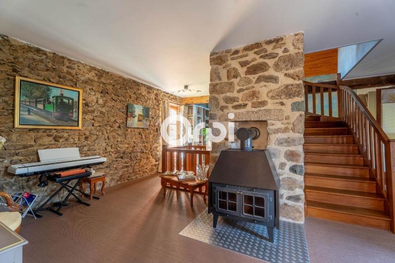 Propriété - 237 m² - 8 pièces