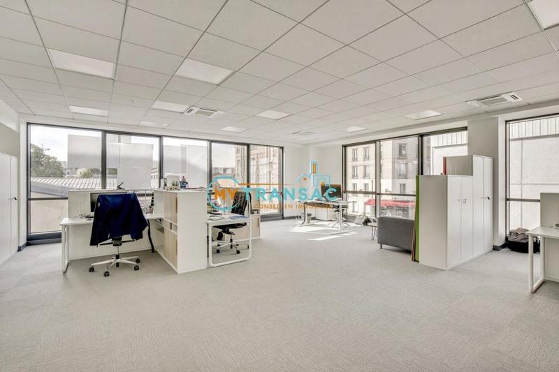 Local d'activités - 3 292 m²