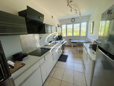 Appartement - 98 m² - 4 pièces