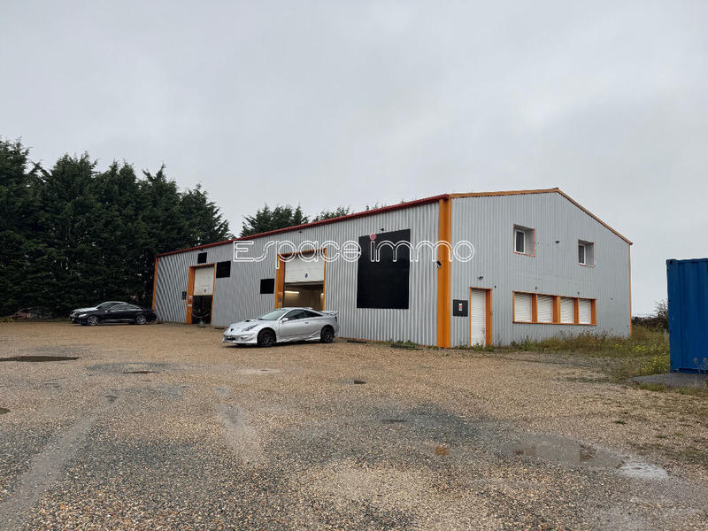 Local commercial - 636 m²