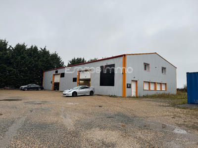 Local commercial - 636 m²