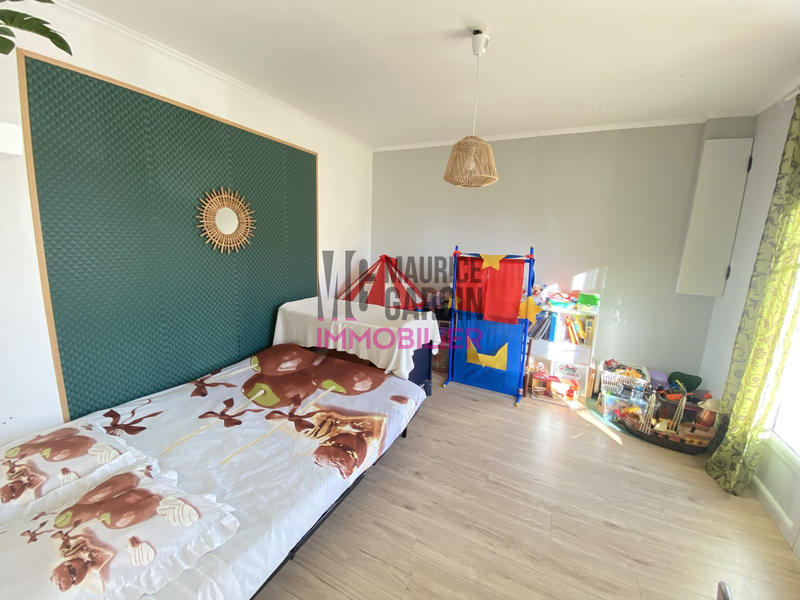 Maison - 245 m² - 8 pièces