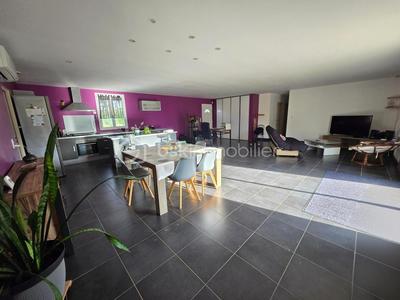 Pavillon - 230 m² - 7 pièces