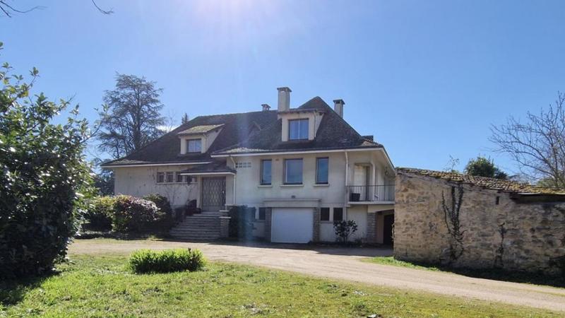 Maison - 319 m² - 9 pièces