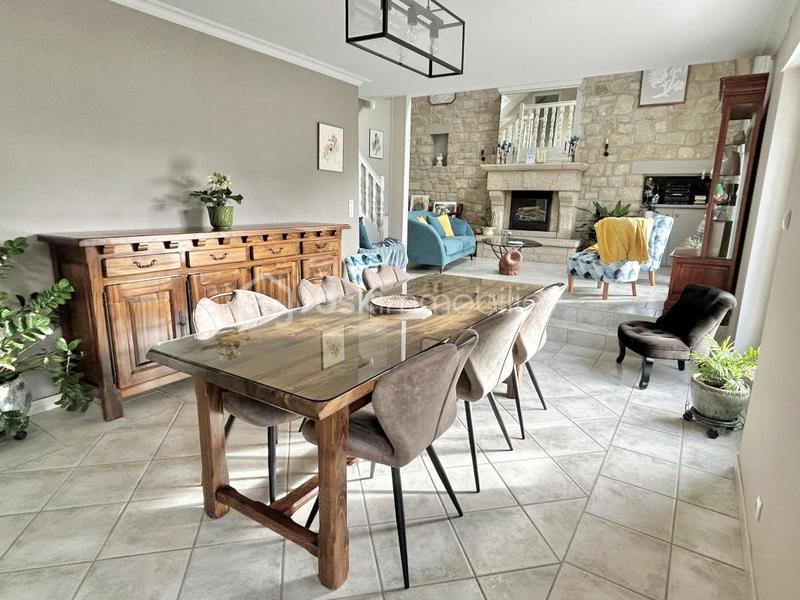 Propriété - 310 m² - 10 pièces