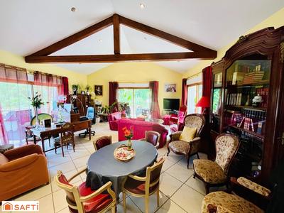 Maison - 345 m² - 10 pièces