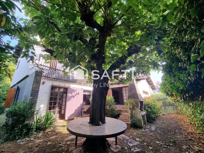 Maison - 224 m² - 8 pièces