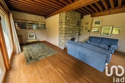 Maison - 203 m² - 9 pièces