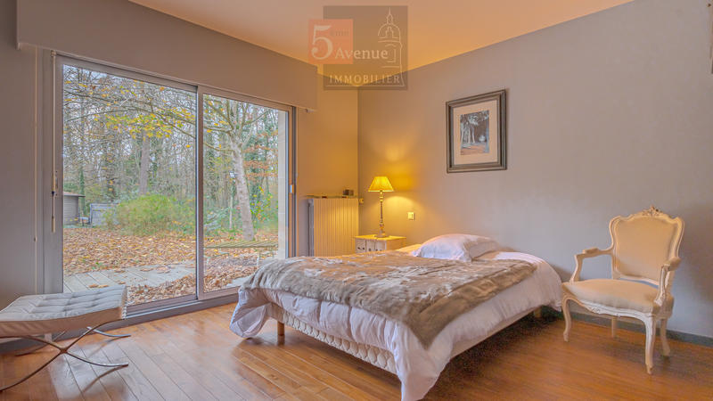 Maison - 400 m² - 8 pièces