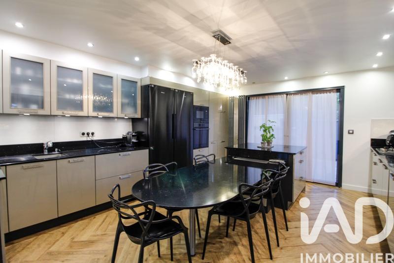 Maison de maîtres - 403 m² - 9 pièces