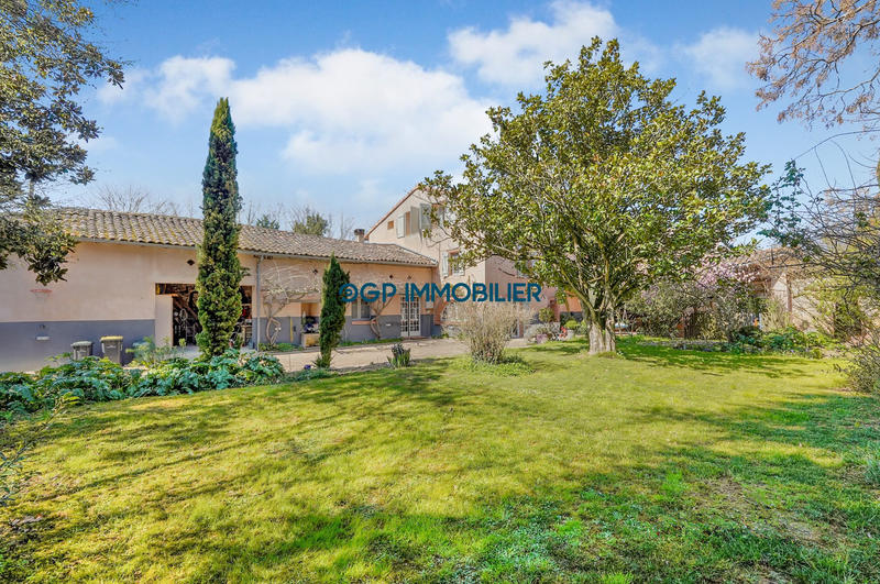 Maison ancienne - 262 m² - 11 pièces