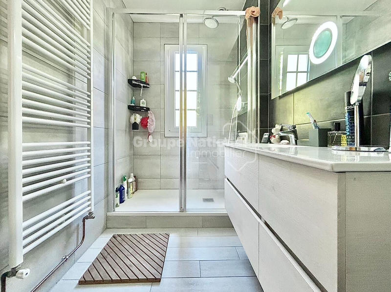 Maison - 95 m² - 5 pièces