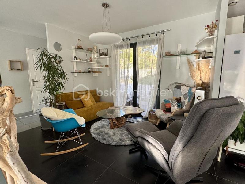 Maison - 212 m² - 7 pièces