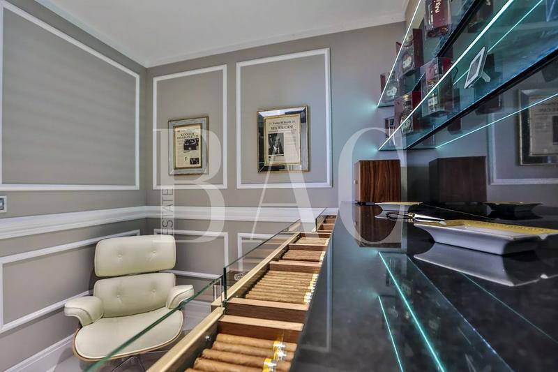 Villa - 1 000 m² - 22 pièces