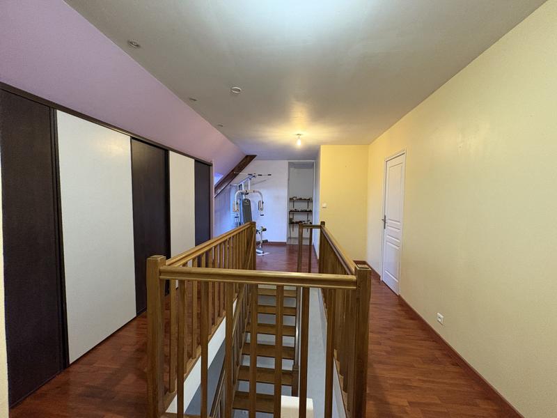 Maison traditionnelle - 165 m² - 8 pièces