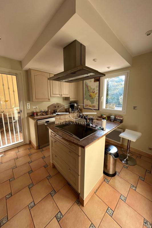 Villa - 206 m² - 6 pièces