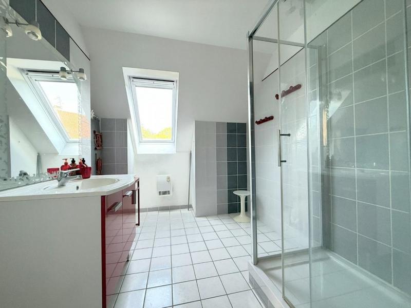 Pavillon - 215 m² - 5 pièces