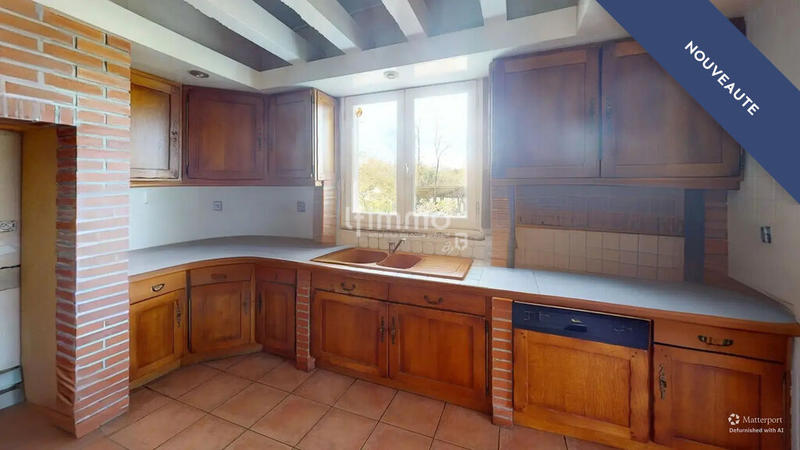 Demeure - 200 m² - 9 pièces