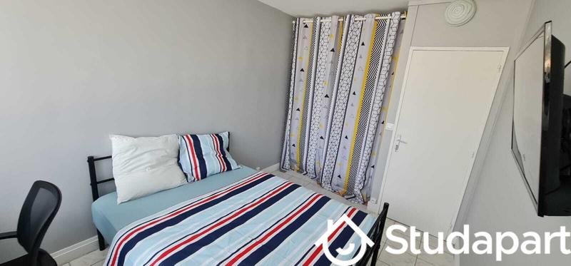 Chambre - 14 m² - 1 pièce