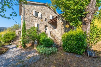 Maison - 198 m² - 7 pièces