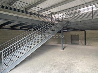 Local commercial - 402 m²