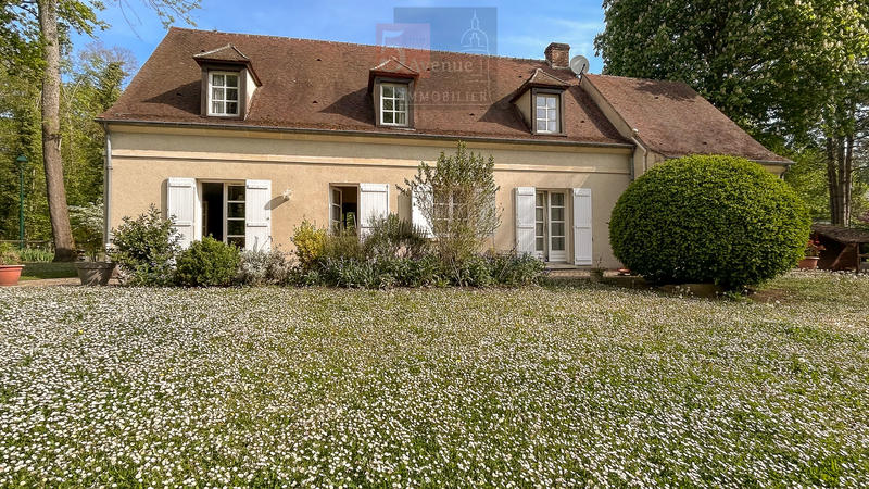 Maison - 210 m² - 6 pièces