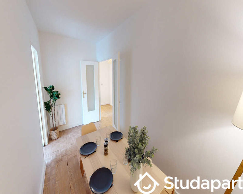 Chambre - 120 m² - 1 pièce