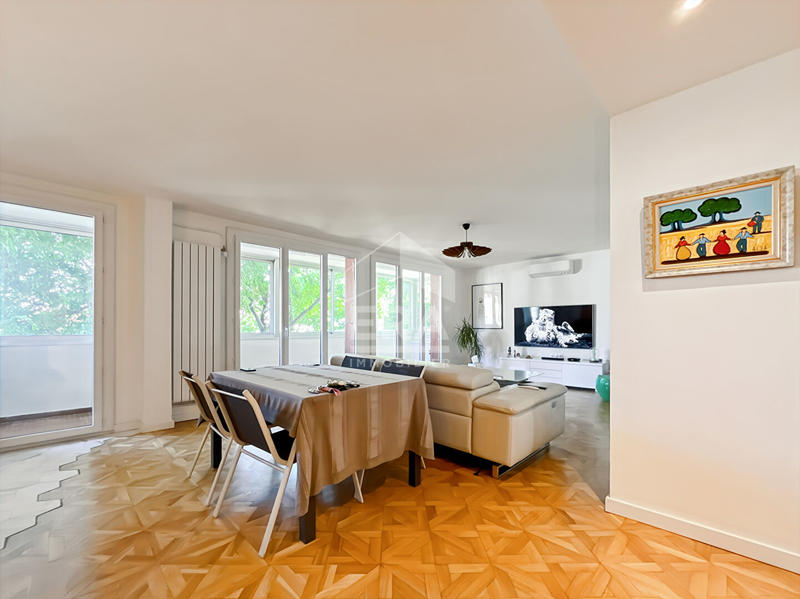 Appartement - 90 m² - 4 pièces