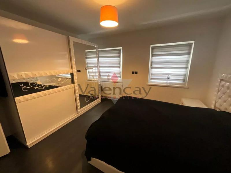 Maison - 93 m² - 5 pièces