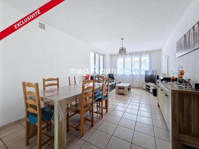 Maison - 182 m² - 9 pièces