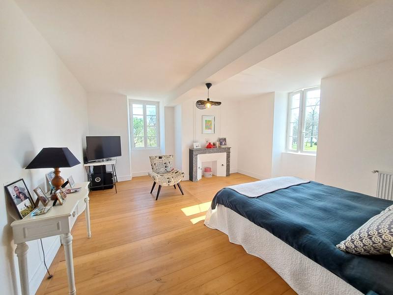 Maison - 390 m² - 10 pièces