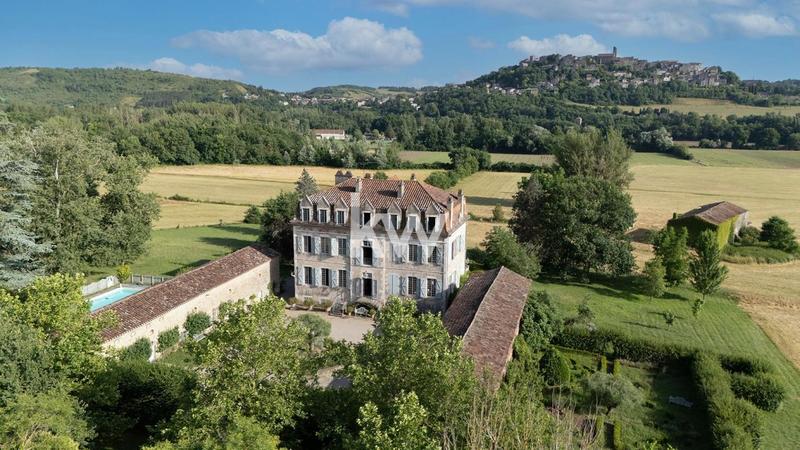 Château - 677 m² - 20 pièces