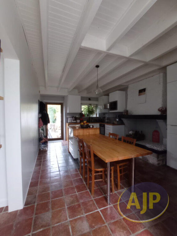 Maison - 101 m² - 5 pièces