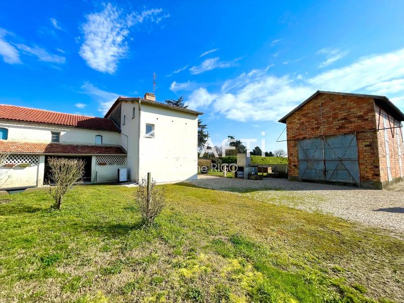 Maison - 220 m² - 8 pièces