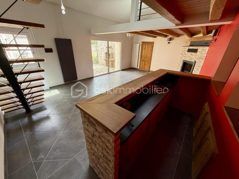 Maison - 240 m² - 9 pièces