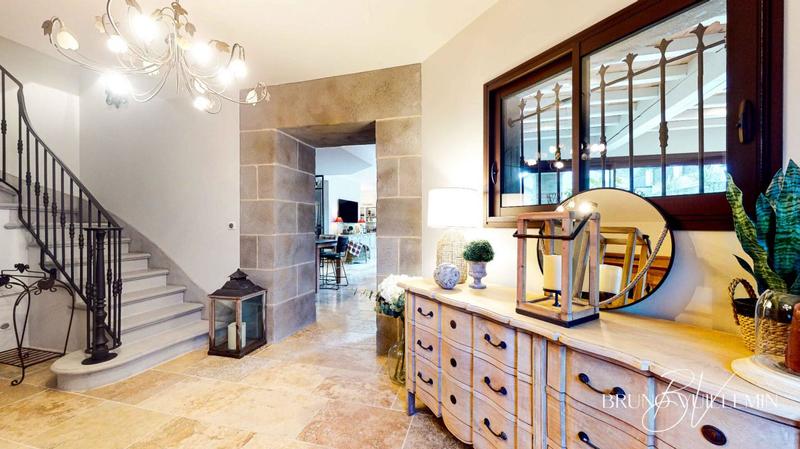 Demeure - 403 m² - 10 pièces