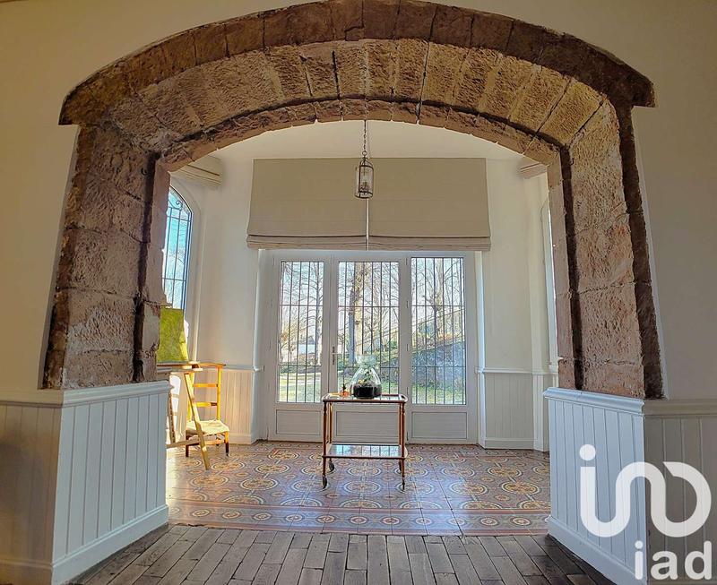 Maison - 318 m² - 11 pièces