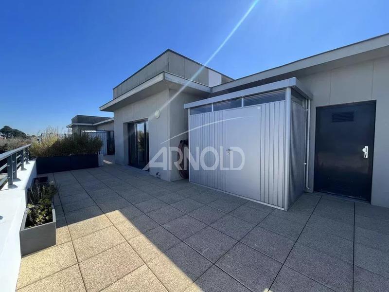 Appartement - 98 m² - 5 pièces