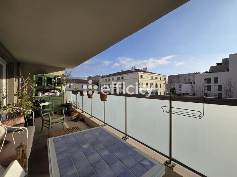 Appartement - 75 m² - 3 pièces