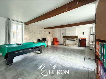 Maison - 196 m² - 7 pièces