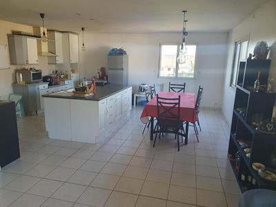 Local commercial - 331 m² - 6 pièces