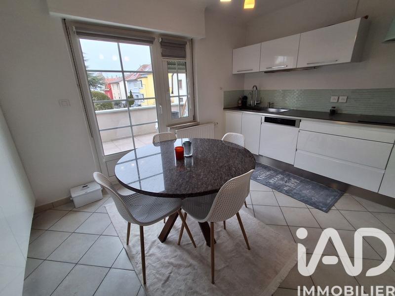 Maison - 230 m² - 12 pièces