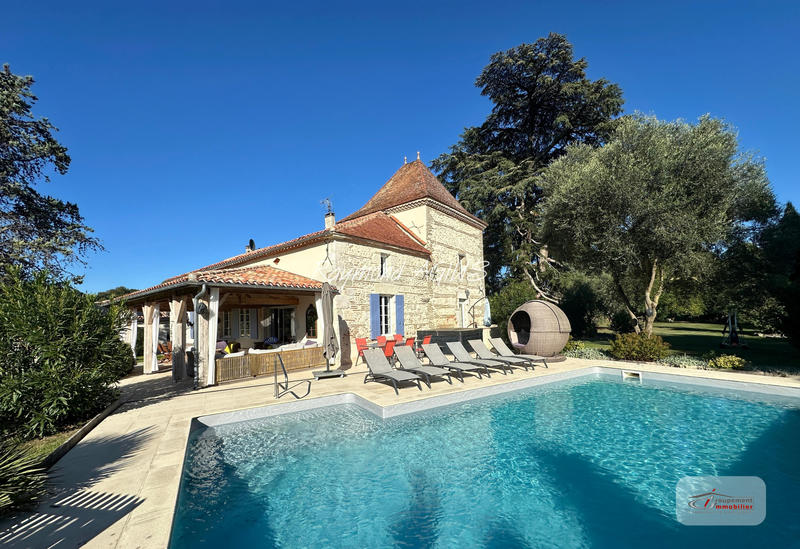 Maison - 515 m² - 16 pièces