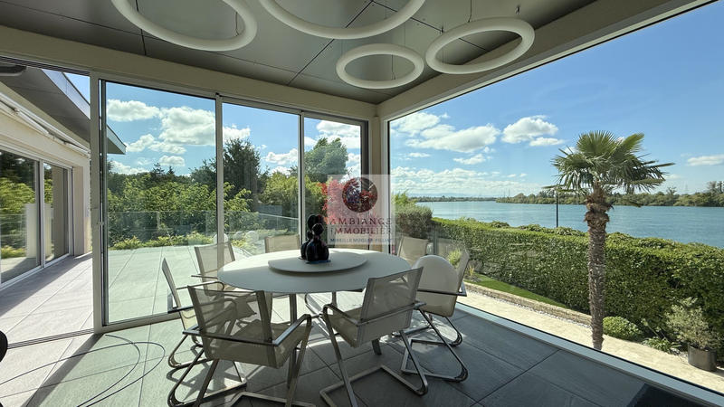 Maison - 257 m² - 7 pièces