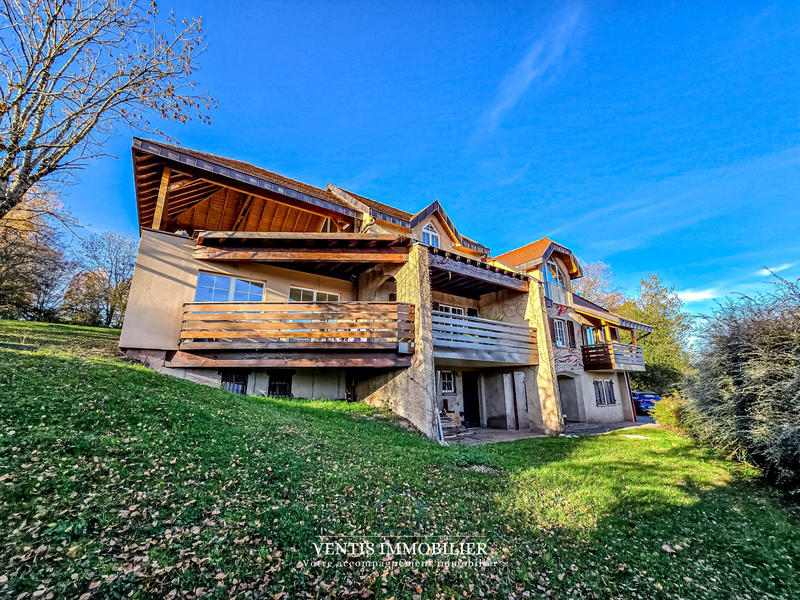 Maison - 305 m² - 6 pièces