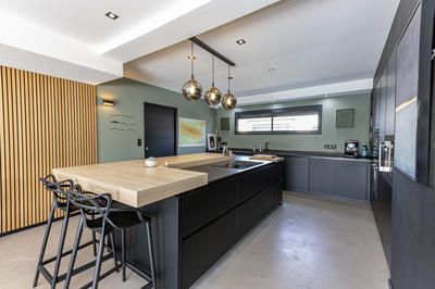 Maison - 208 m² - 6 pièces