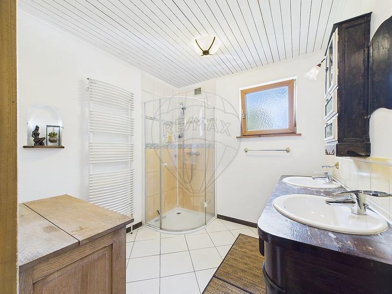 Maison - 210 m² - 5 pièces